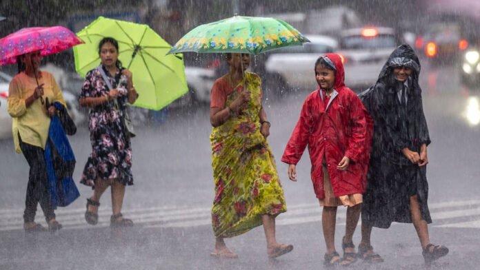 There will be heavy rain in districts of UP