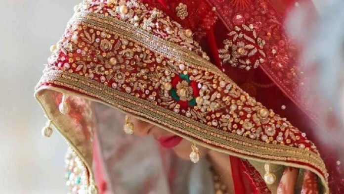 girl reached her in-laws house with wedding procession in Fatehpur